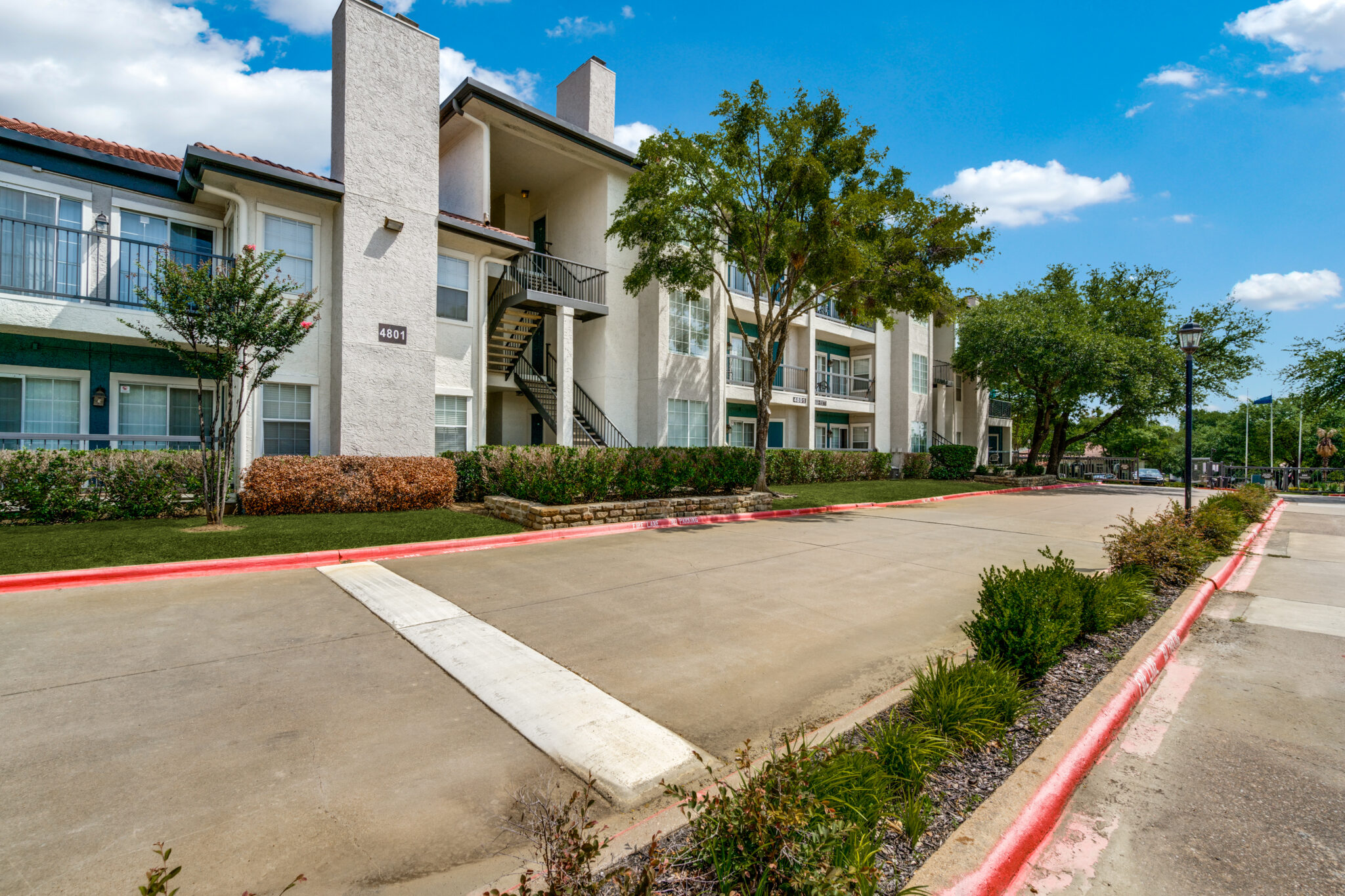 Villa Las Colinas Apartments